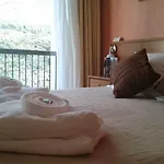 杜班布里特酒店 2*