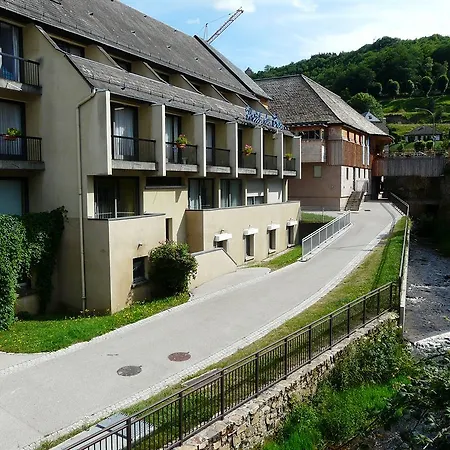 Brit Du Ban 2* Chaudes-Aigues