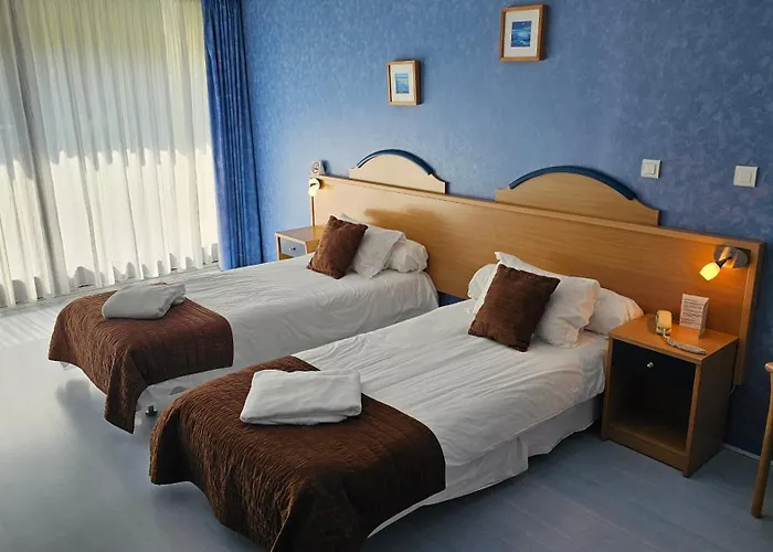 Отель Brit Du Ban